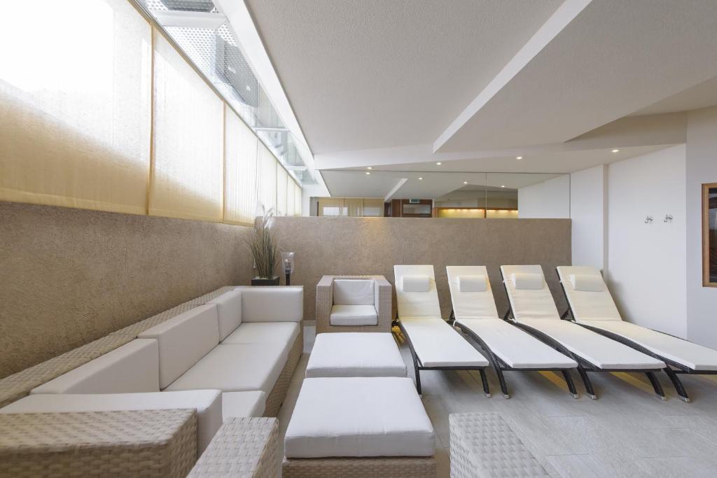 Hotel Olympia โอเบอร์กัวร์เกิล ภายนอก รูปภาพ